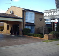Estelle Kramer Motel - Southport Accommodation