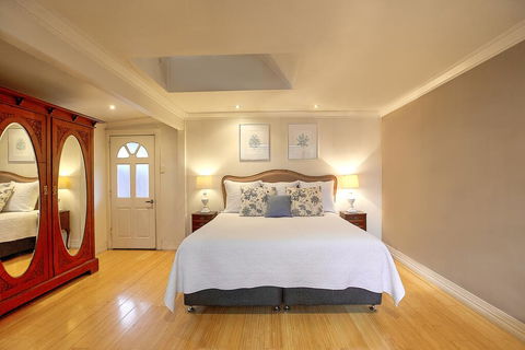 Evanslea Luxury Boutique Accommodation - Southport Accommodation 2