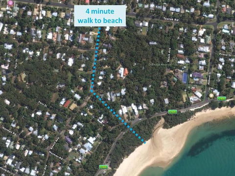 EVERGREEN BEACH HOUSE - Southport Accommodation 3