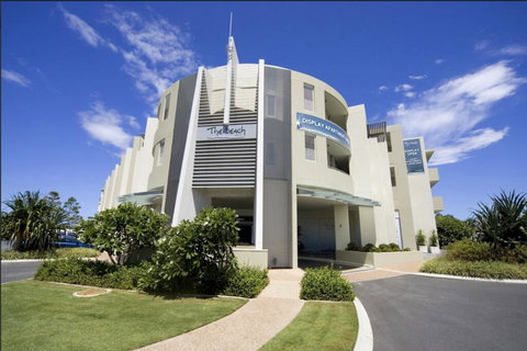 EXTRA LARGE 2 Bed Apartment - 3 Pools And Spa - Mountain View - BEACHFRONT LOCATION CABARITA BEACH - Accommodation Southport 1