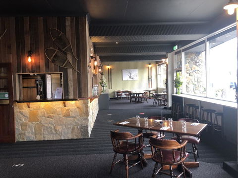 Falls Creek Hotel - Southport Accommodation 3