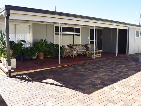 Fossickers Cottages - Southport Accommodation 2