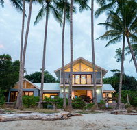 Frangipani Beach House - Newell Beach - Southport Accommodation
