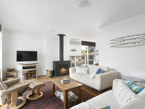 Front Beach Shack - Renovated House In A Quiet Location - Southport Accommodation 1
