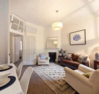FUN TIMES in HUGE house 1 minute to SYDNEY HARBOUR - Accommodation Southport