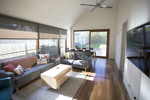 GALWAY COTTAGE - Southport Accommodation 0