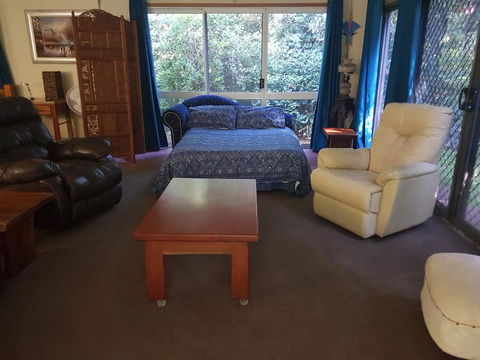 Garden Studio - Accommodation Southport 1