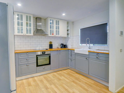 GCHM Beachside Getaway With Netflix & Wi-Fi - Accommodation Southport 1