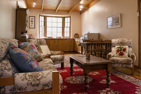 Gellibrand River Gallery Accommodation - Southport Accommodation 3