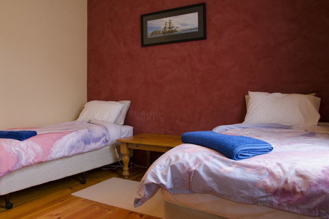 Gellibrand River Gallery Accommodation - Southport Accommodation 2
