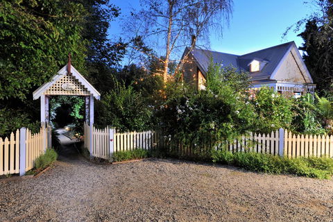 Gembrook Cottages - Southport Accommodation 0