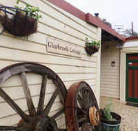 Glenbrook House  Cottage - Southport Accommodation