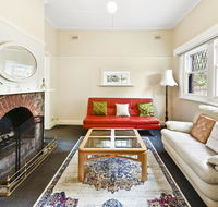 GlenIris Beautiful 6BedderFamily House2BathPool - Southport Accommodation