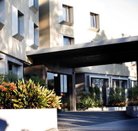 Golden Pebble Hotel - Southport Accommodation
