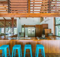 Golden Sunbird - Southport Accommodation