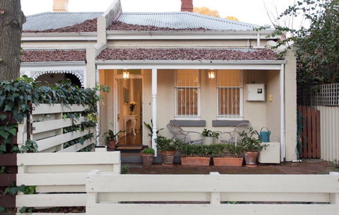Gorgeous Subiaco Cottage - Southport Accommodation 0