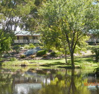 Granite Gardens Cottages  Lake Retreat - Accommodation Southport