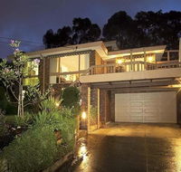 Great Views/Location 5 bedrooms in Glen Waverley - Southport Accommodation