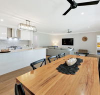 Hamptons  the Point - Southport Accommodation