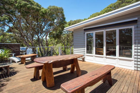Harleian Beach House: Walk To Both Beaches - Southport Accommodation 0