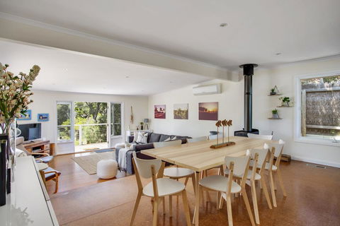Harleian Beach House: Walk To Both Beaches - Southport Accommodation 2