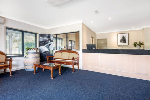 Hawkesbury Race Club Motel - Southport Accommodation 3