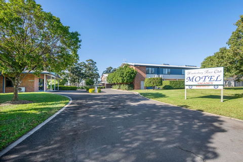 Hawkesbury Race Club Motel - Southport Accommodation 0