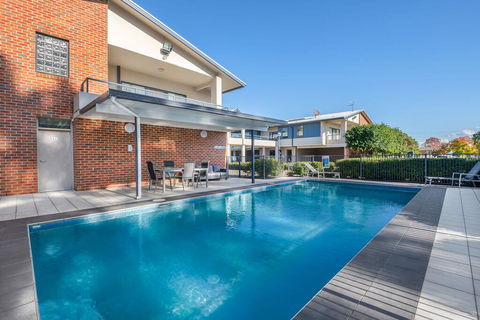 Hawkesbury Race Club Motel - Southport Accommodation 2
