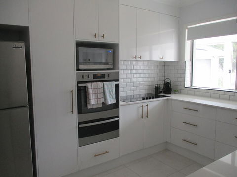Hibbard Waterfront Escape - Southport Accommodation 2