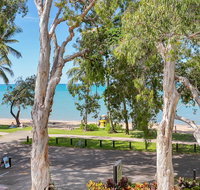 Hibiscus in Marlin Waters Palm Cove - Accommodation Southport
