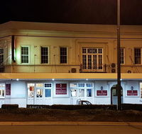 Highlands Hotel - Southport Accommodation