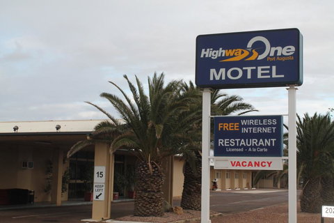 Highway One Motel - Accommodation Southport 3
