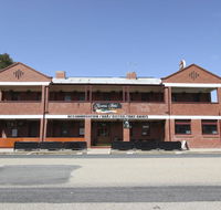 Kaneira Hotel - Southport Accommodation