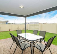 Kangaroo Retreat - Southport Accommodation
