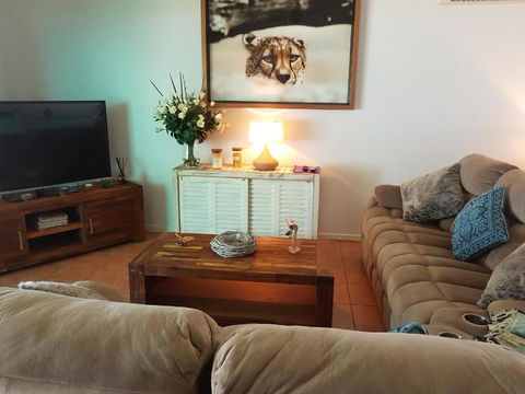 King Reef Beach House - Southport Accommodation 1