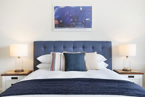 King Size Studio With Water View, Walk To The City - Southport Accommodation 2