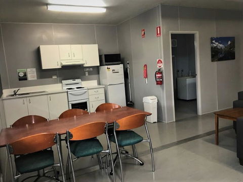 Lake Callide Retreat - Southport Accommodation 2