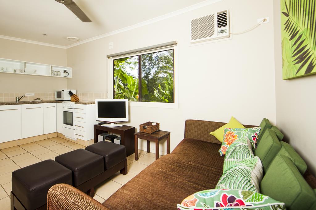 Caravonica QLD Southport Accommodation