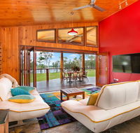 Lake Tinaroo Waterfrontage - Southport Accommodation