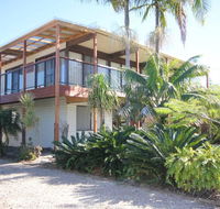 Lakehouse on Oxley - Southport Accommodation
