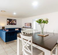 Large Executive and Family Home - Flinders View - Southport Accommodation