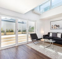 Leichhardt Self-Contained Modern One-Bedroom Apartment 9NOR - Southport Accommodation