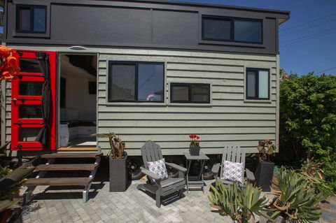 LH@LBH (Little House @ Little Blow Hole) - Southport Accommodation 2