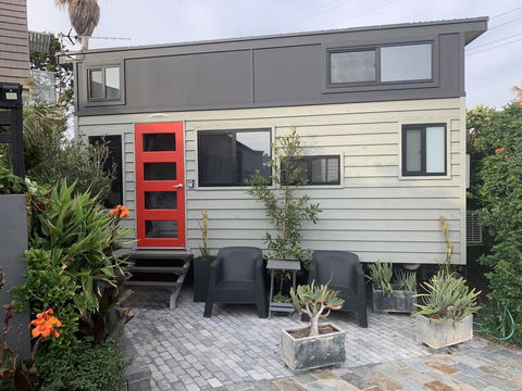 LH@LBH (Little House @ Little Blow Hole) - Southport Accommodation 0