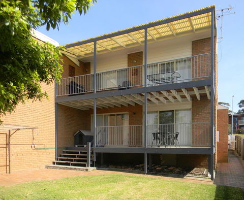 LIFE'S A BEACH - Southport Accommodation 0