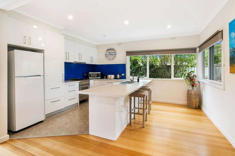 Lighthouse Cottage - Southport Accommodation 2