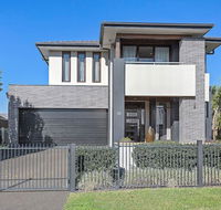Luxury Brand New Home - Southport Accommodation