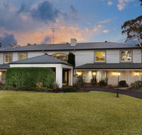 Luxury Bungalow - Southport Accommodation