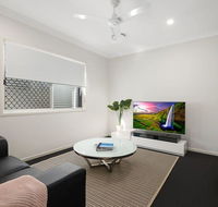 Luxury Home close to Sleemans QE2 Hospital  Griffith Uni - Southport Accommodation