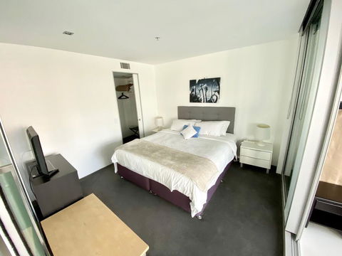 Luxury Large One Bedroom Surfers Paradise - Southport Accommodation 2